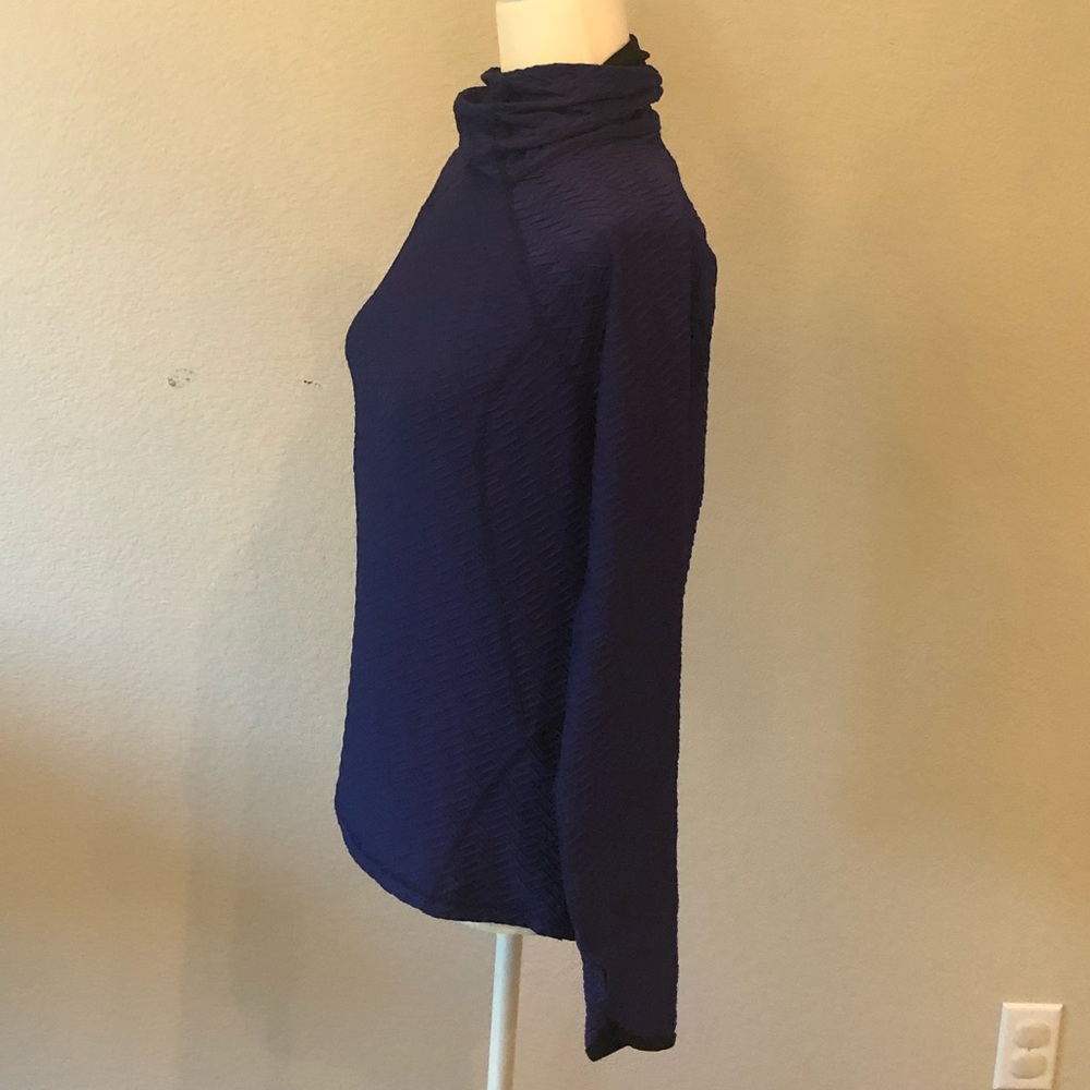 Lucy Size Medium Pullover Athletic Jacket Shirt - image 5